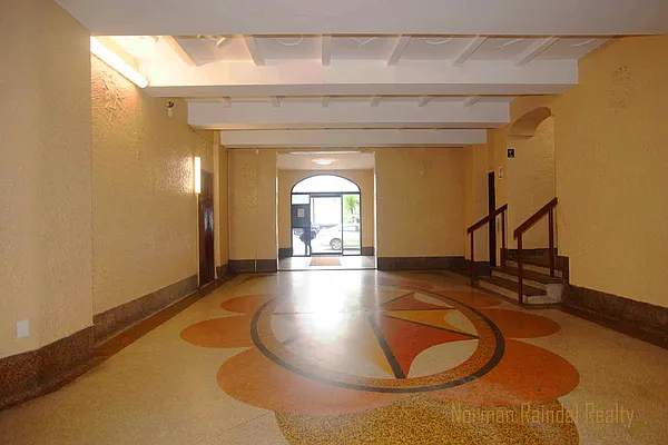 Rented by Norman Raindel, LREB | media 24