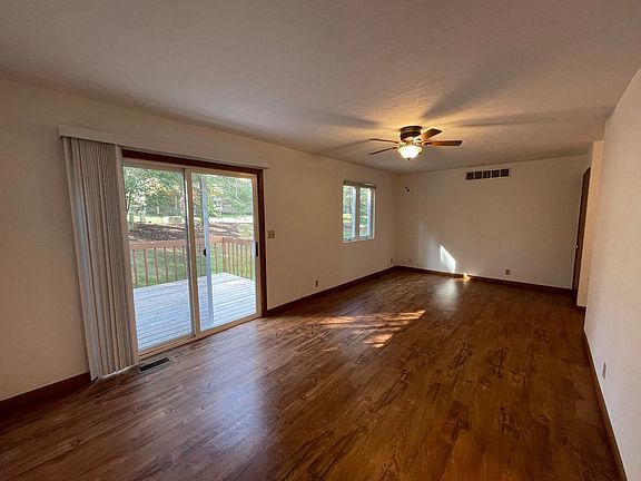 4th image of 4626 Fenton Ln