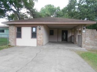206 Lakewood Dr, Baytown, TX 77520