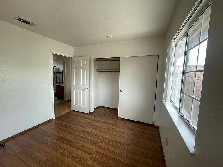 125 Ramsgate Way — Photo 12
