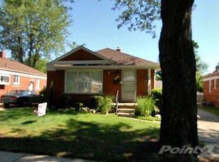 22821 Alger St, Saint Clair Shores, MI 48080