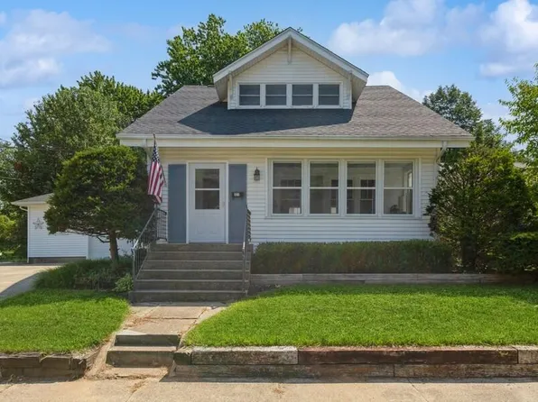 327 Cherry St, South Haven, MI 49090