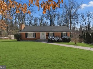 3033 Sylvan Dr, Falls Church, VA 22042