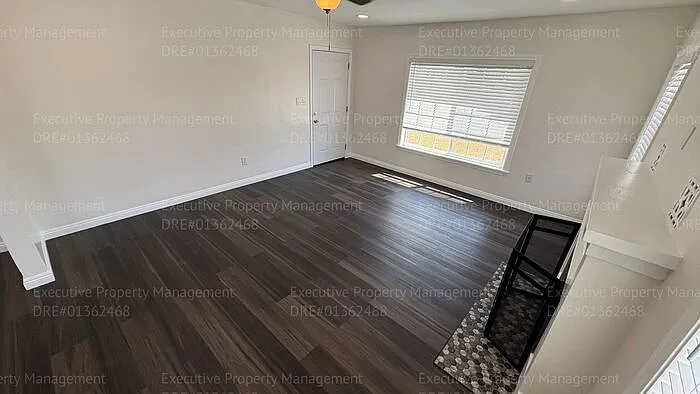 104 S Kincaid St — Photo 3