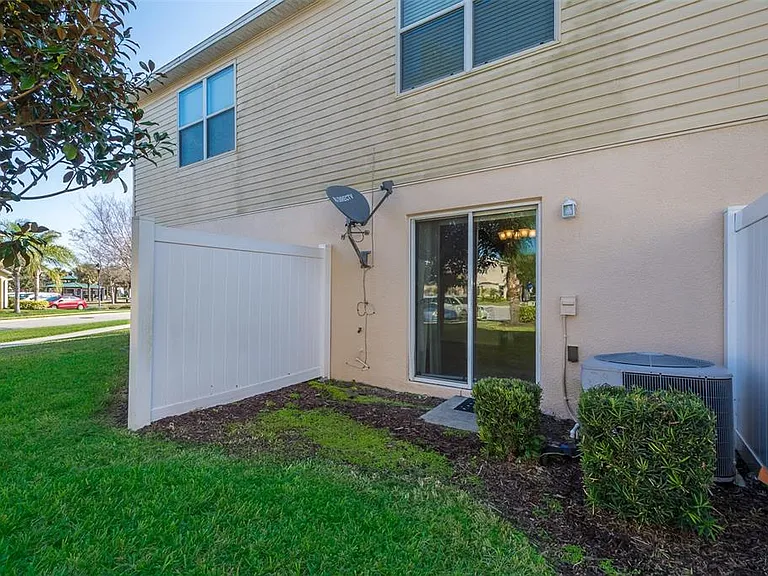 5087 Dominica Dr — Photo 22