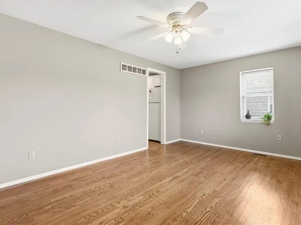 2509 S Sterling Ave, Independence, MO 64052