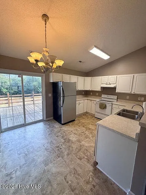 3 bed, 2.0 bath, 1273 sqft, $1,750 — Photo 3