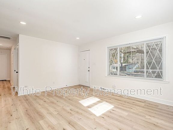 2nd image of 7726 Wallace Ln
