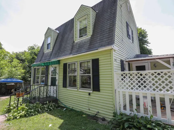 50 1/2 Williams St, North Adams, MA 01247