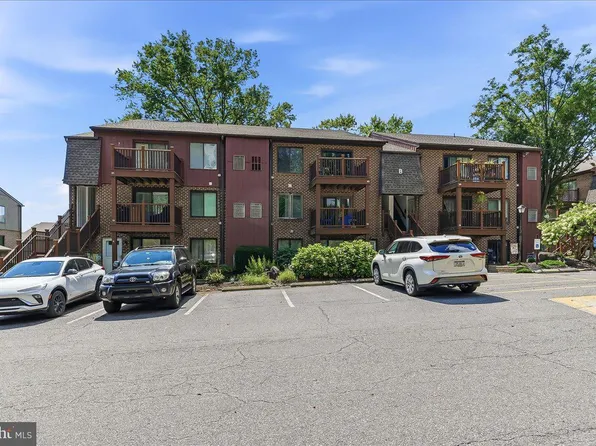 5200 Hilltop Dr APT B22, Brookhaven, PA 19015
