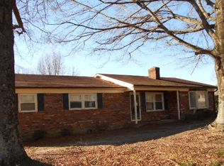 6424 Bowman Rd, Walnut Cove, NC 27052