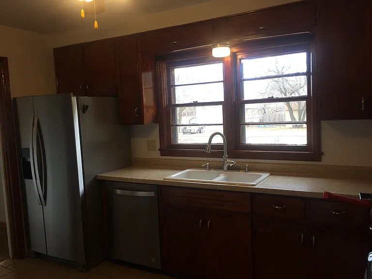 2634 N Clarence Ave — Photo 18