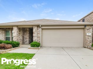 909 Cheyenne Dr, Aubrey, TX 76227