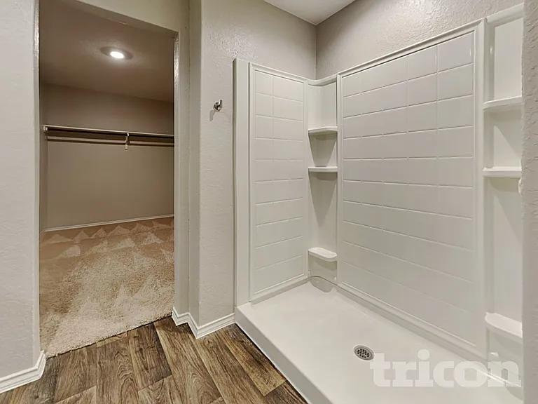 1016 Adler Way — Photo 10