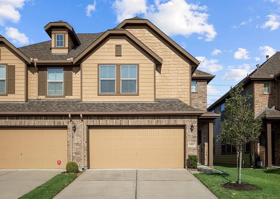 1st image of 8307 Hawthorn Valley Ln