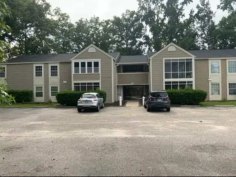 701 Coventry Ln #B5 — Photo 1