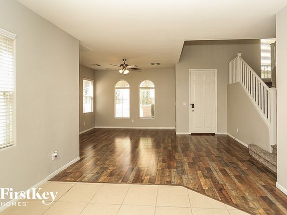 3rd image of 6717 Bluebell Garden St