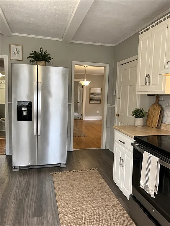 3 bed, 1.0 bath, 1426 sqft, $2,000 — Photo 2