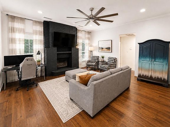 5th image of 703 Craigmont Dr