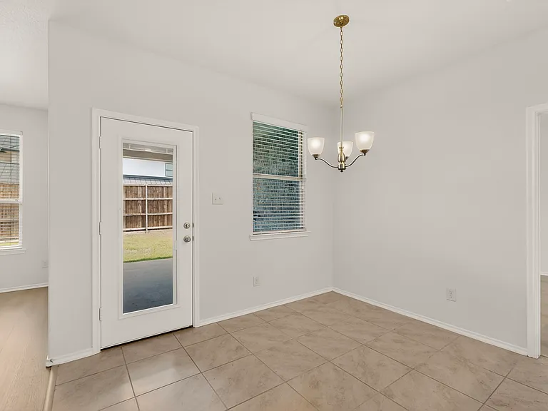 781 Lancashire Ln — Photo 12