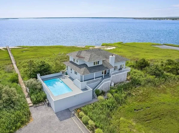 552 Dune Rd, Westhampton Beach, NY 11978