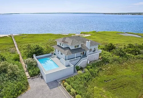 552 Dune Rd Photo 1