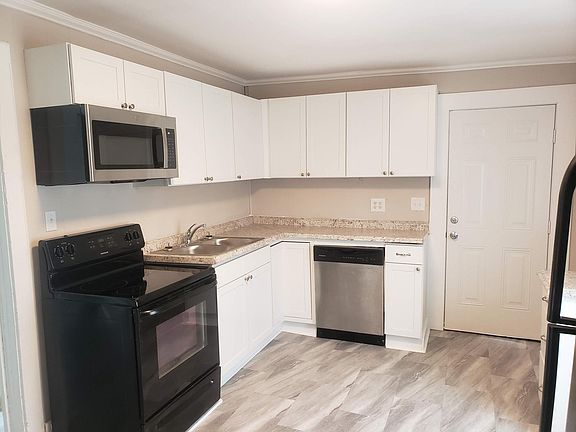 4th image of 10 South St
