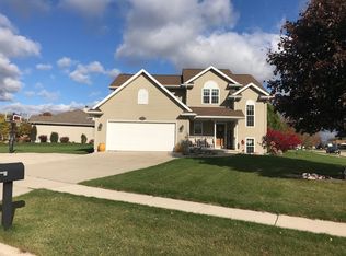 804 River Bluff Dr, Manitowoc, WI 54220