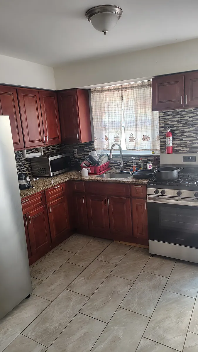 Building Photo - 8 Van Nostrand Ave #2