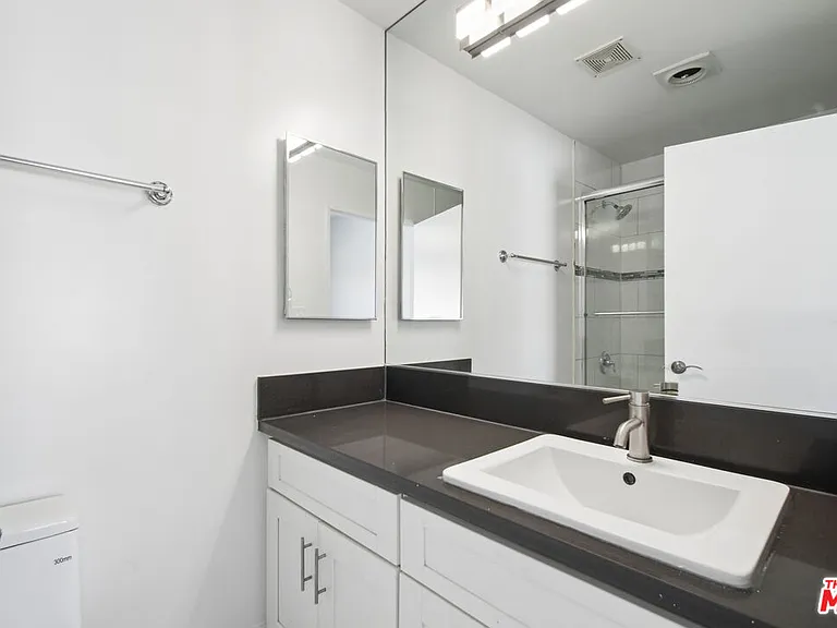 5715 W Olympic Blvd #206 — Photo 11