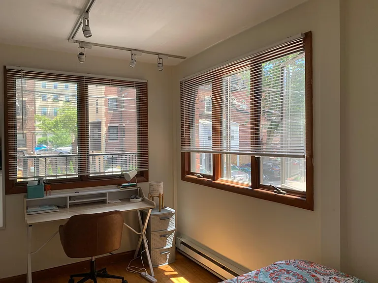 907 Beacon St #4 — Photo 12