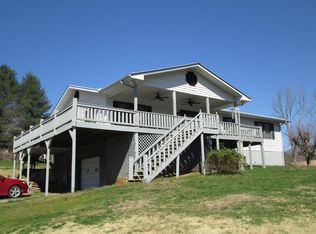 134 Tarhelia Hts, Whittier, NC 28789