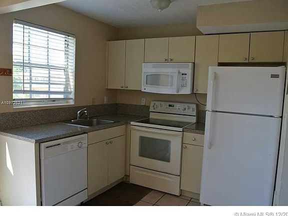 3rd image of 7510 SW 152nd Ave APT B205