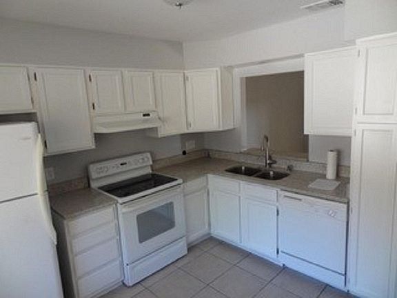 2nd image of 1016 Webster Ave