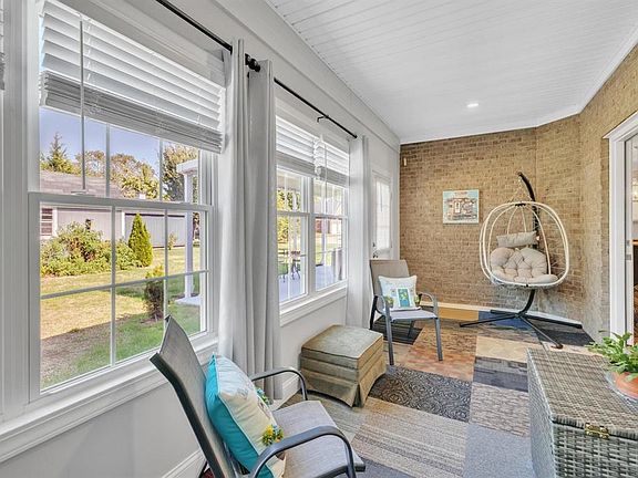 4th image of 6356 Springwood Dr