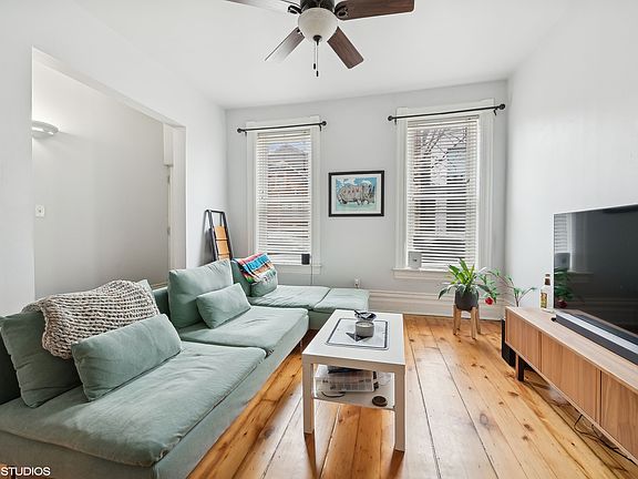 4th image of 2119 W Race Ave
