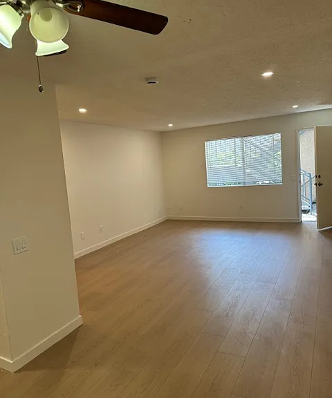 900 Rose Ave #1 — Photo 10