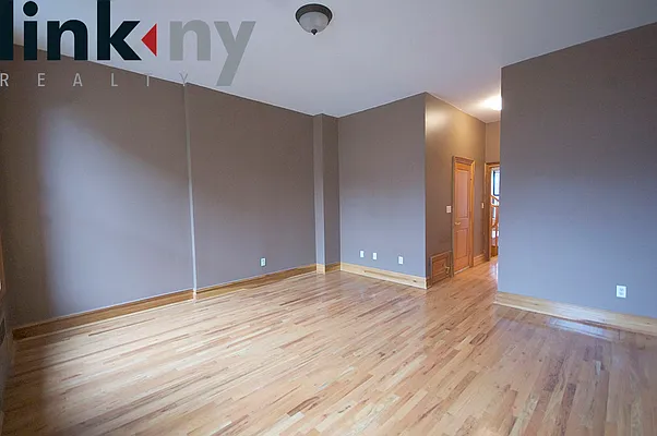 Rented by Link NY Realty | media 10