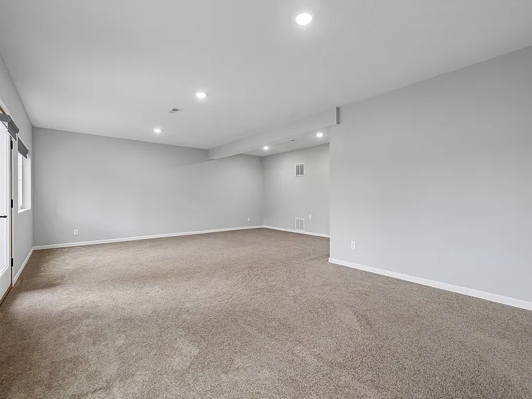 5638 Shailee Ct — Photo 2