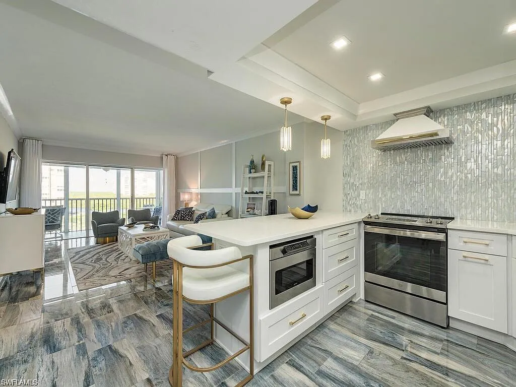 1 bed, 1.0 bath, 800 sqft, $7,000 — Photo 1