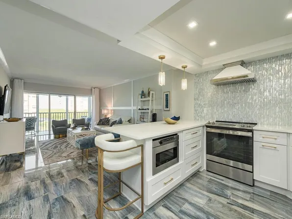 1 Bluebill Ave APT 703, Naples, FL 34108