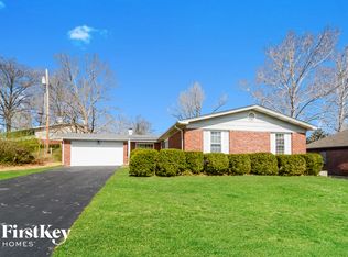 249 Pine Tree Ln, Ballwin, MO 63011