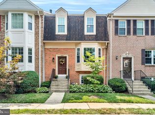 7853 Colonial Village Row, Annandale, VA 22003