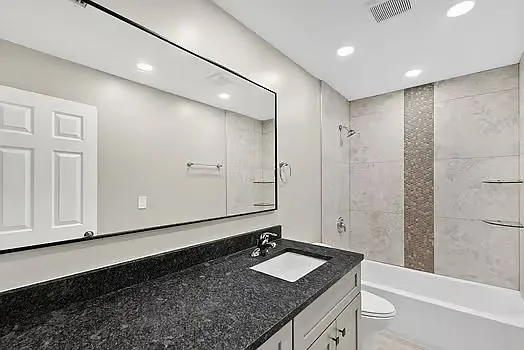 4836 Marine Dr — Photo 29