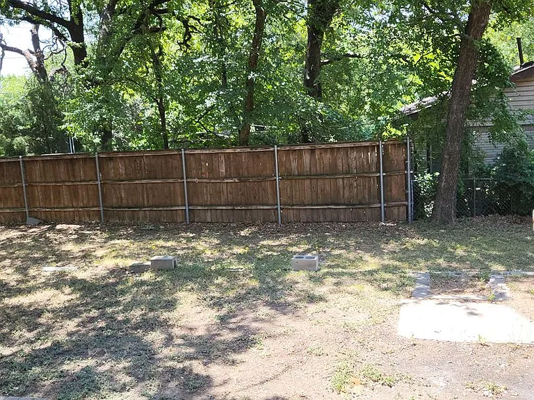 304 E Ellen Ave — Photo 22