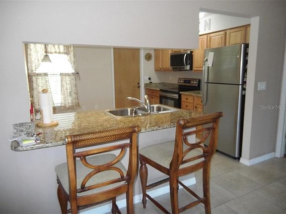 4th image of 920 Hillgrove Ln
