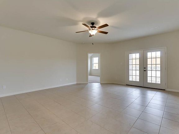 5th image of 417 Winchester Dr
