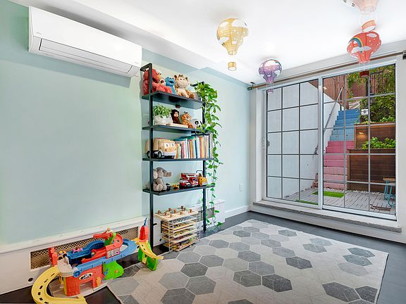 4th image of 182 Huron St APT 1A