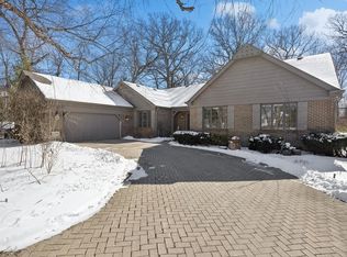 261 Dover Cir, Lake Forest, IL 60045