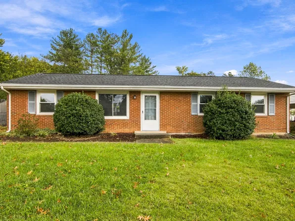 2827 Diplomat Dr, Roanoke, VA 24019